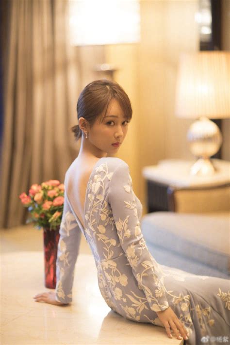 Hàng triệu năm trước, đại dương mênh mông là rào cản ghê gớm nhưng không ngăn nổi hành trình vươn tới những miền đất xa hơn của các loài linh trưởng. Thua Địch Lệ Nhiệt Ba trong cuộc chiến "Thị Hậu" nhưng ...