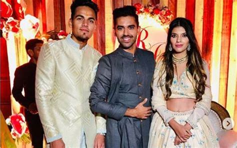 He made his international debut for the india cricket team in august 2019 against west indies. Rahul Chahar Biography, World Records, Performance, Family ...
