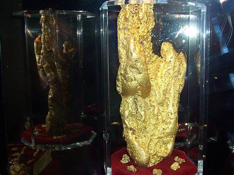 Hand Of Faith One Of The Largest Gold Nuggets Ever Found Daniel