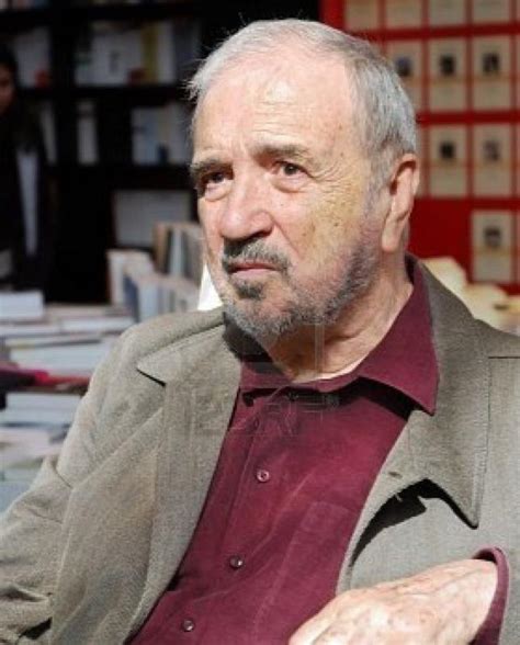 Toute sa vie, il l'a consacré à la littérature, l'écriture, le cinéma, mais aussi la chanson. Carriére, Jean-Claude könyvei