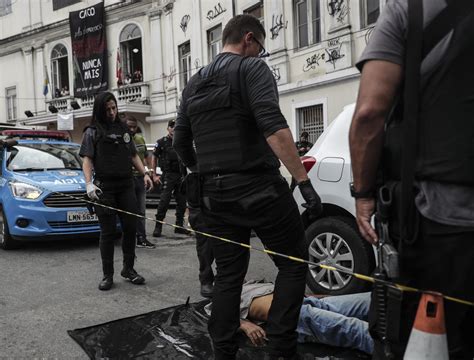 Una Persona Muere Cada 10 Minutos En Brasil La Mayoría Negros Según