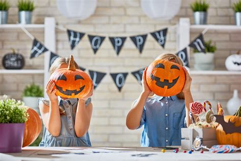 Ways To Celebrate Halloween Safely The Peoplefinders Blog