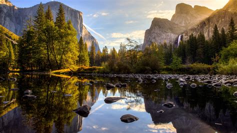 Sunrise On Yosemite Valley Yosemite National Park California Usa