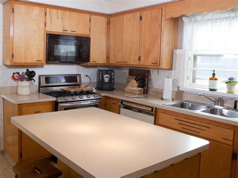 Updating Kitchen Cabinets Pictures Ideas And Tips From Hgtv Hgtv