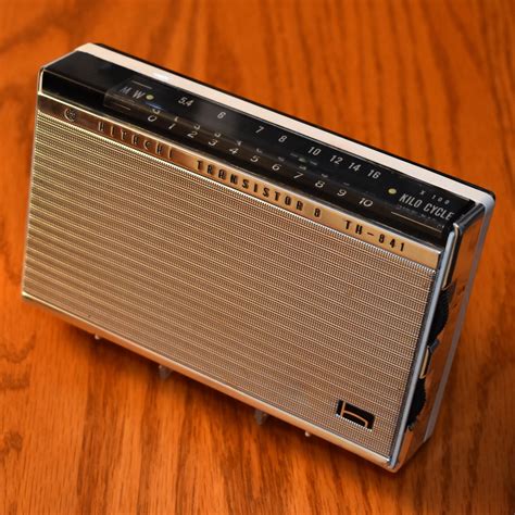 Vintage Hitachi Transistor Radio, Model TH-841, AM Band, 8 Transistors ...