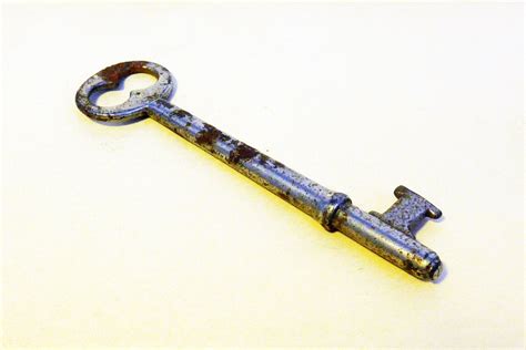 Antique Set Of 4 Skeleton Keys Different Style Medium Size Skeleton