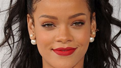 How To Recreate Rihannas Stunning Dark Red Lipstick Look