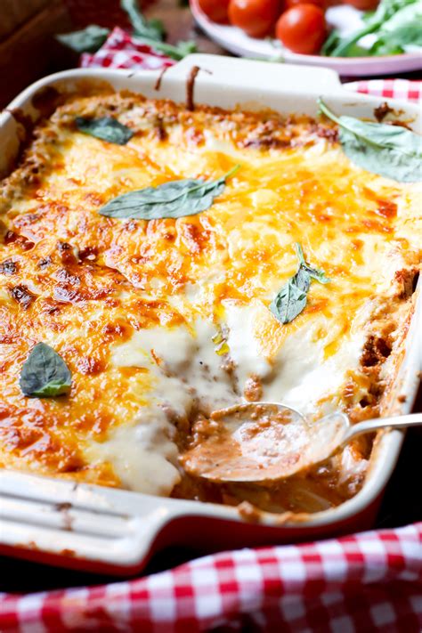 Easy Lasagne Recipe With Lots Of Cheese Sauce Quick Lasagne
