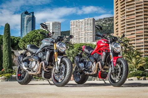 It is available in 2 colors in the philippines. 2019 Ducati Monster 1200S Guide • Total Motorcycle