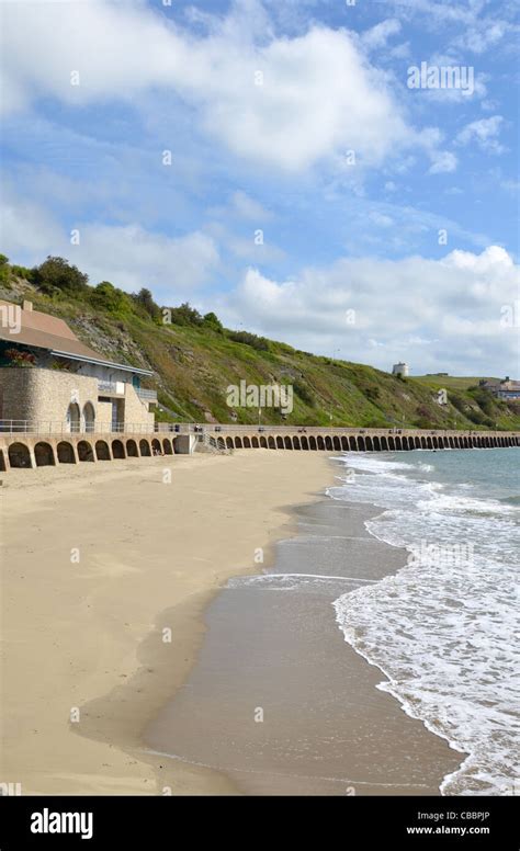 The Beach Known As Sunny Sands At Folkestone Kent Uk Stock Photo