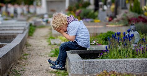 Ir Con Los Niños Al Cementerio Ante La Muerte De Un Familiar ¿sí O No