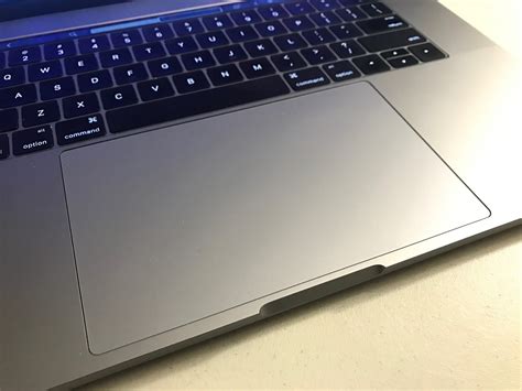 Crizzonet The Huge Trackpad On The Macbook Pro