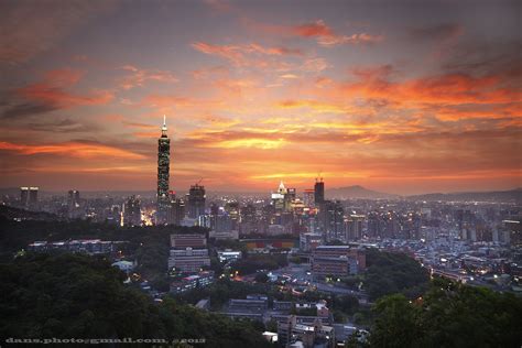 Taipei Sunset After Raining Season End Of May 2013 五月末 梅 Flickr