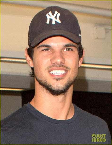 Taylor Lautner Was Perfect As Porn Star Dirk Diggler Photo 2976289