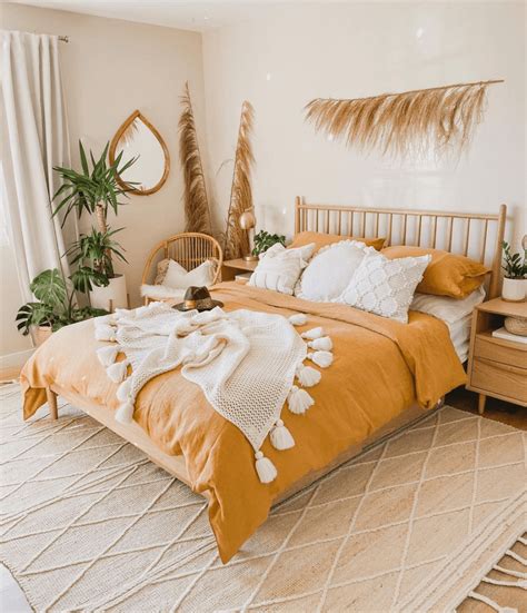 31 Best Orange Bedroom Ideas
