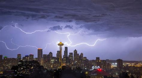 Lightning Strike Behind The Space Needle In Seattle Pics