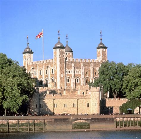 The original structure was completed by the addition of a ditch and palisade along the north and west sides. The Jane Austen Film Club: Secrets of The Tower of London