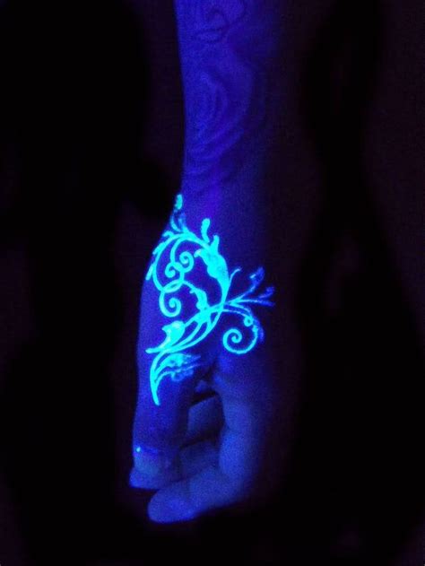 Black Light Swirl Tattoo On Left Hand By Hatefulss Uv Tattoo Black