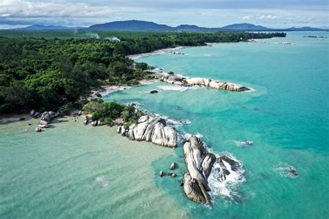 Di sini memang tidak seramai pantai kuta. Pantai Penyabong Beach In Belitung, Indonesia • The World Travel Guy