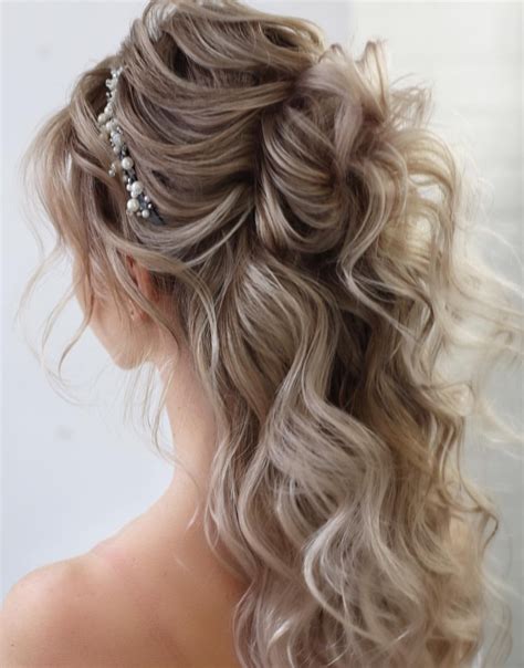 22 Half Up Wedding Hairstyles For 2020 Kiss The Bride Magazine