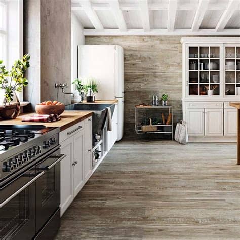 El ambiente pasivo de esta cocina y comedor no podría estar decorado de con otro estilo que no fuera el rústico, pues hay amor por la tradición, interés por el descanso, pero también cuidado en respetar. Decoración cocinas: El estilo rústico se actualiza - Foto 1