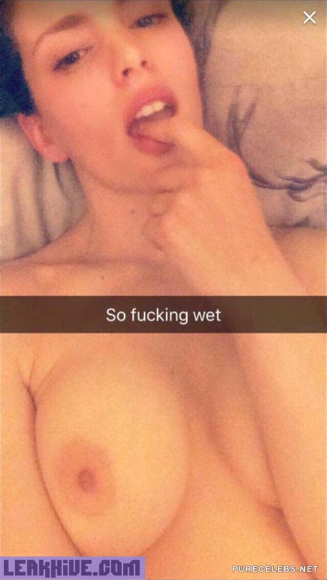Leaked Famous British Jockey Lizzie Kelly Hot Nude Snapchat Pics