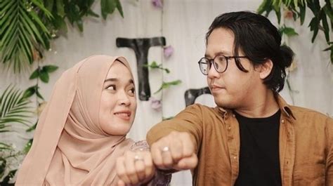 Bagi kalian yang saat ini tengah mencari informasi terkait hal video syur 20 detik natali istri sule ini, maka kalian jangan khawatir karena admin akan membahasnya. Skandal Selingkuh Viral, Sidang Cerai Ayus Sabyan Digelar Pagi Tadi