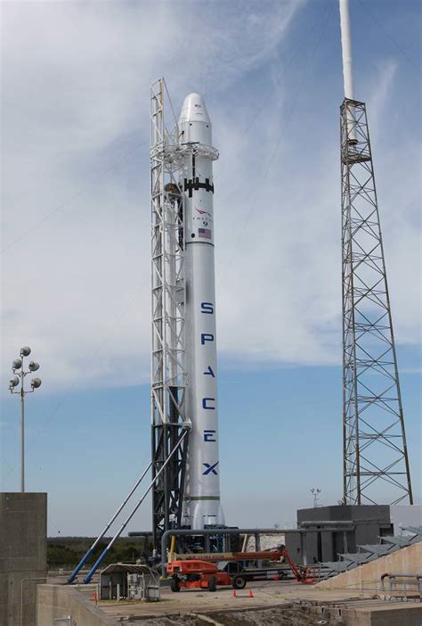 Photo Gallery Falcon 9 Now Vertical On The Launchpad Universe Today