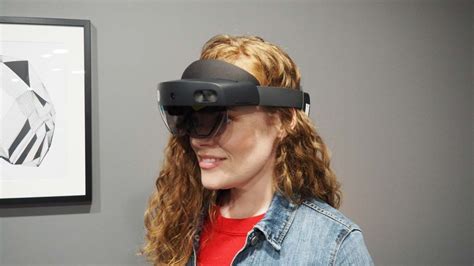 Microsoft Hololens 2 Hands On A Mixed Reality Headset Even I Can Love