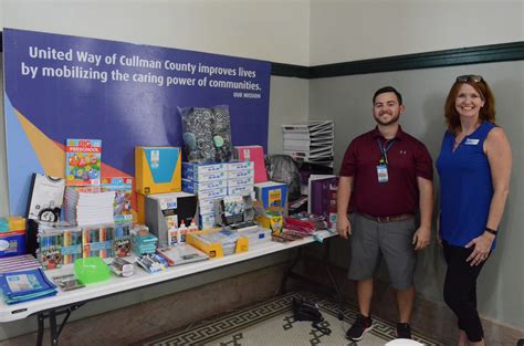 Wal-Mart Distribution gives large donation to United Way's 'Stuff the