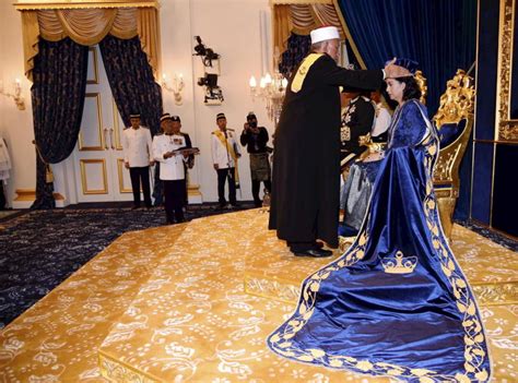 Johor royal family 2015 (cropped).png197 × 214; Sultan Ibrahim Dimahkota Sebagai Sultan Kelima Johor Moden ...