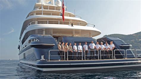 Reasons Why Luxury Yacht Rental Services Are So Popular These Days Model Osguay Aquil