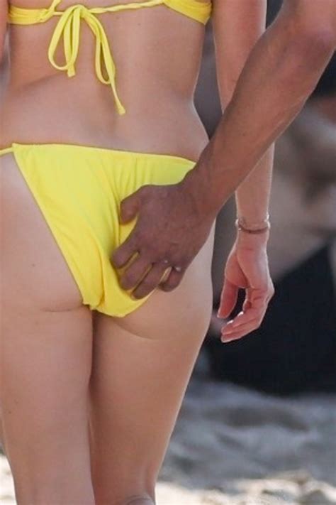 See Photos Of T J Holmes Cheekily Grabbing Amy Robachs Butt On