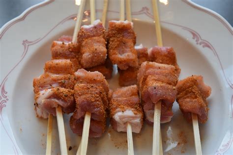 Pork Belly Sticks knuspriger Schweinebauch auf kleinen Spießen Grillforum und BBQ