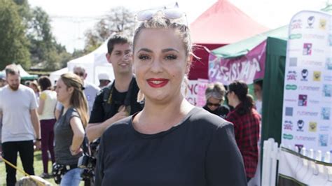 Lisa Armstrong Showcases Incredible Weight Loss In Tiny Shorts Hello