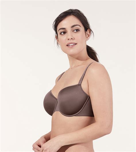 Nearly 33 000 Reviewers Claim This Is The Most Comfortable Bra Ever Us Weekly