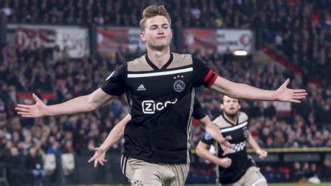 Ajax have been winning at both half time and full time in their last 3 matches against feyenoord in all competitions. Ajax dooft het seizoen van Feyenoord na 3-0 bekerzege | NOS
