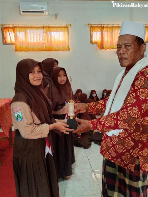 Madrasah Di Pare Memperingati Maulid Nabi Muhammad Saw Dengan