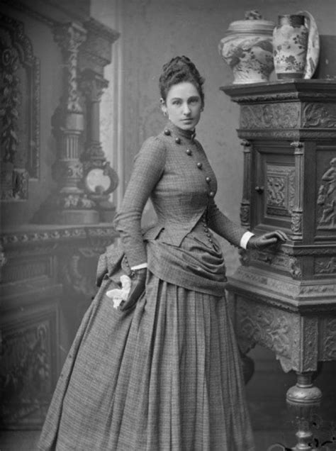 Glamorous Photos Of Victorian Women That Defined Fashion Styles From