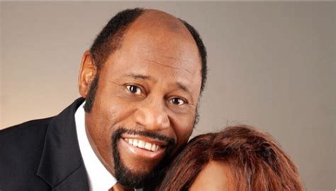 Dr Myles Munroe His Wife And Others Killed In Plane Crash Update