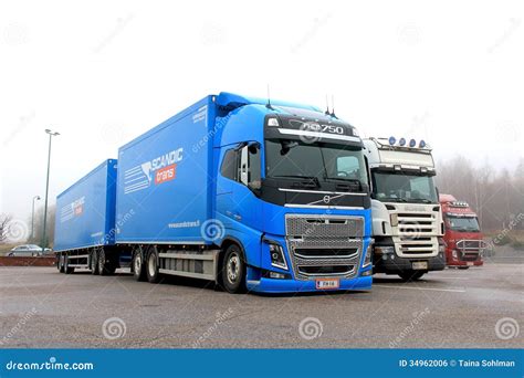 Caminhão Azul De Volvo Fh16 750 Foto Editorial Imagem De Automotriz