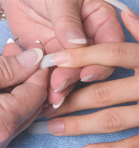 How To Size And Apply Nail Tip Types