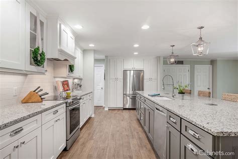 White Shaker Kitchen Cabinets The Timeless Classic Decoomo