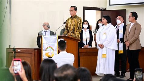Presiden Jokowi Kunjungi Gereja Di Sekitar Kota Bogor Ucapkan Selamat