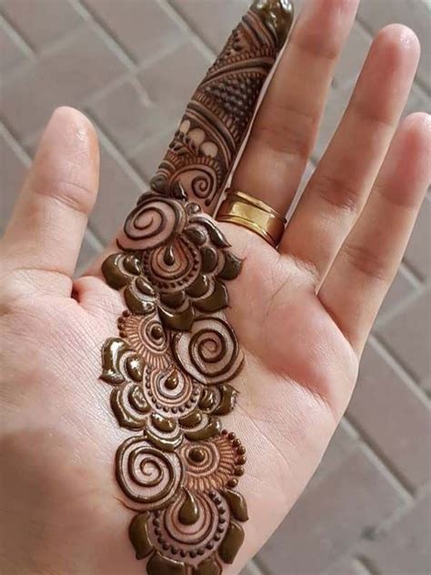 Creative Circle Simple Arabic Mehndi Designs For Forehand And Finger