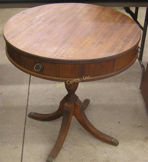 Vintage Round End Table Table Decorations