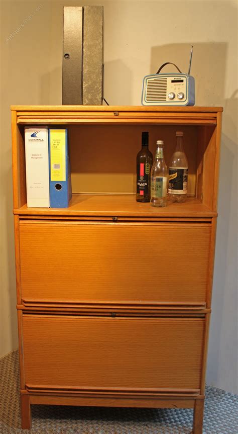 Bathroom cabinets all departments alexa skills amazon devices amazon global store amazon warehouse apps & games audible audiobooks baby beauty books car & motorbike cds & vinyl classical music clothing. Antiques Atlas - Retro Modern Vintage Oak Office Cabinet ...