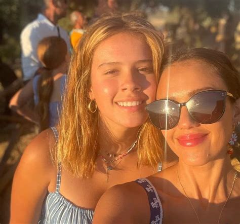 Jessica Albas Lookalike Daughter 15 Towers Over Her Famous Mom In