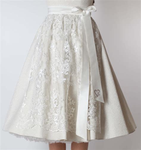 Verkäufer aus dem ausland können ihnen artikel regulär über einen internationalen versandservice zuschicken. Sportalm Brautkleid Haag 930108209 Snow White 70er ...