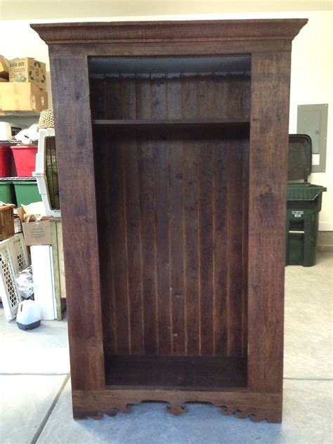 Kitchen cabinet on the outside, chalkboard on the inside. Quince Cottage: DIY - Rustic Cabinet ReDo